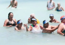 Grandparents from Oaxaca are going to the beach! They’ll travel to Puerto Escondido for free.
