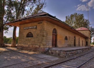 CONFLICT.- 🔴 A price tag was put on the San Miguel de Allende railway station🚂; it was sold, and today the owner has come forward.
