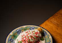 The most traditional chiles en nogada in Mexico City: for purists who hate “experiments” with this dish.