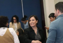 Rosario Robles calls for the creation of an opposition alliance to “rescue Veracruz.”
