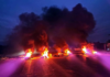 Tires burned and road blocked in Tabasco; water and electricity demanded.