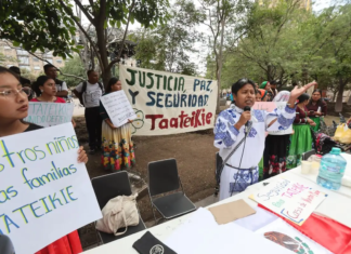 Mobile phones in Nayarit issue hurricane and flood alerts without internet or airtime.