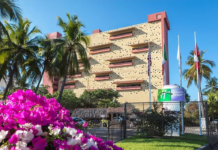 Zihuatanejo hoteliers take advantage of low occupancy for renovations.