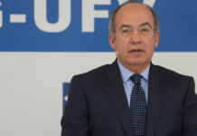 What is the educational background of Felipe Calderón, the former president who gave the 4T a stern dressing-down over blackouts?
