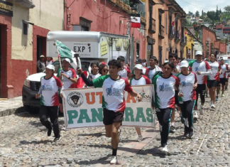 Libertarian flame arrives in San Miguel de Allende after a 65-kilometer journey.
