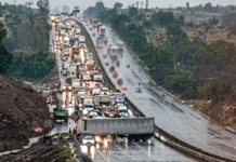 Mexico-Querétaro highway closed due to multi-vehicle crash; traffic backed up for 18 kilometers.