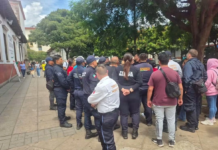 150 Uruapan police officers dismissed for failing background and reliability tests.