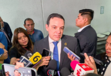 Acting on FBI information, authorities seized chemical precursors while dismantling a “narco-lab” in Acámbaro, Guanajuato.